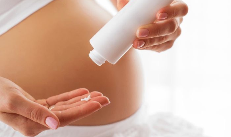 변화하는 몸을 이해하며 시작하는 임신 중 피부 관리 여정